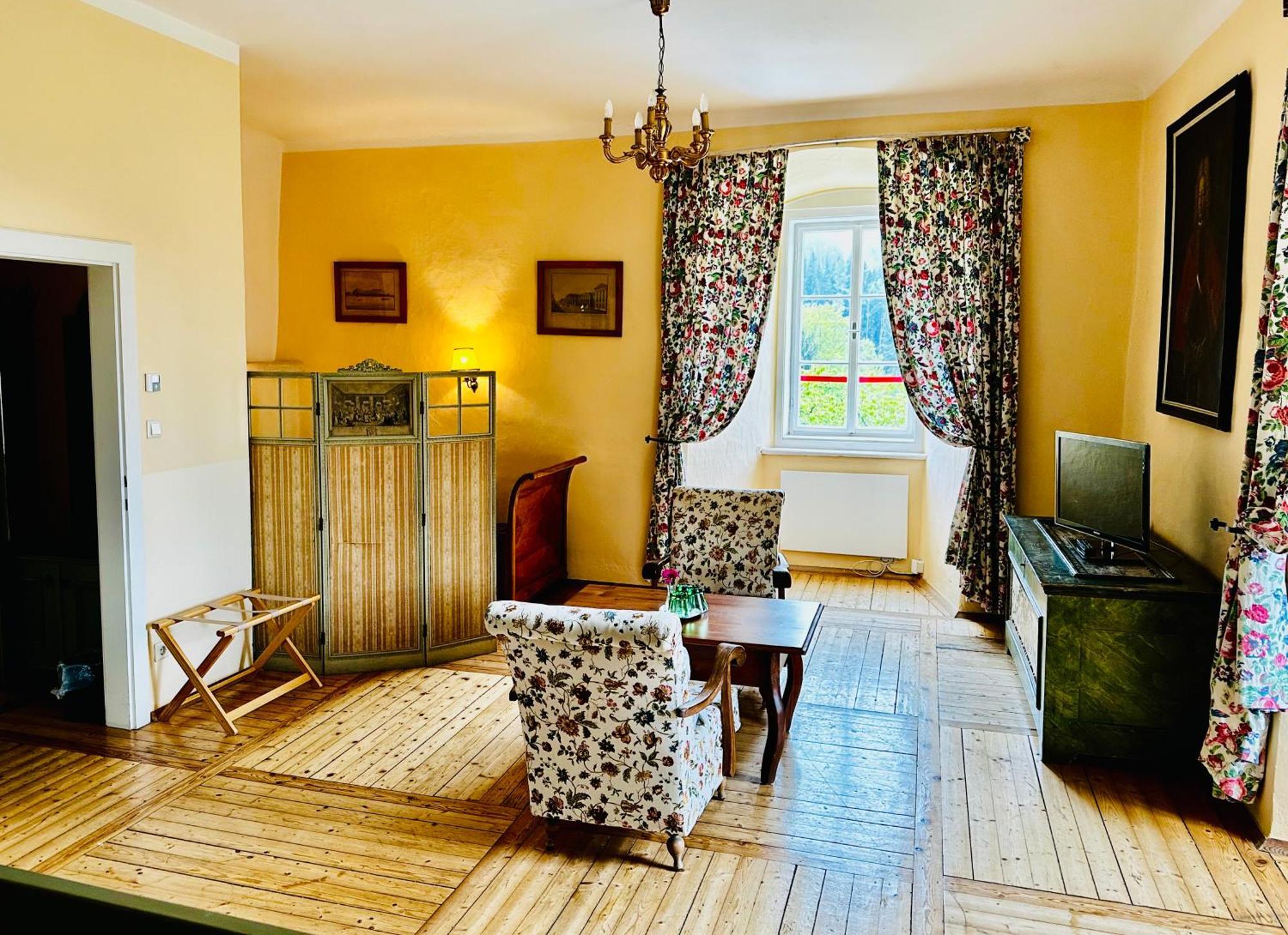 Schloss Moosburg Gaestehaus Eksteriør bilde